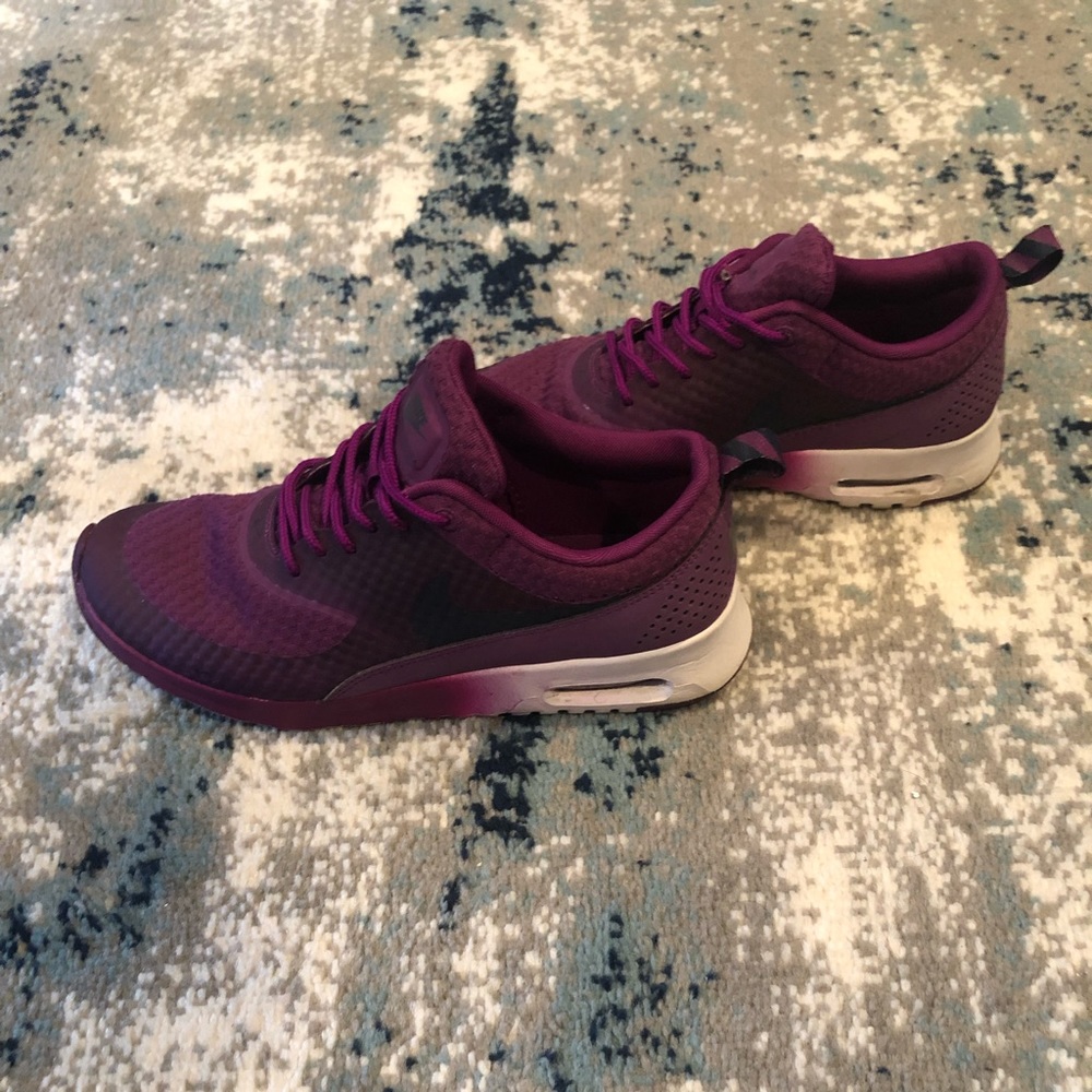 Nike tennis shoes
